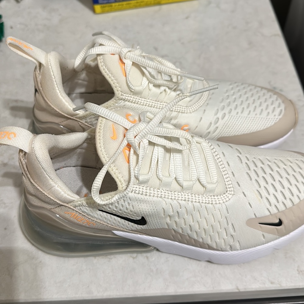 Womens Nike Air 27C